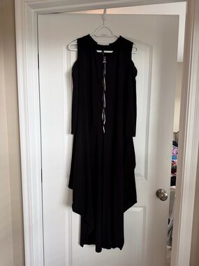 Sleeveless Black Asymmetrical Cold-Shoulder Jumpsuit with Front Zip